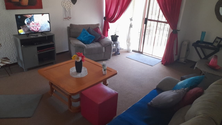 1 Bedroom Property for Sale in Oudorp North West